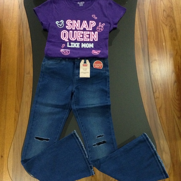 Levis Design Knee Flare Leg. Last 1 - Picture 2 of 6